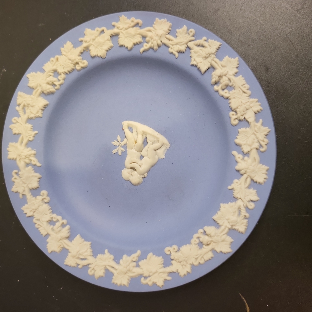 Vintage Wedgwood Porcelain Trinket Dish 4.5"  #1 - Picture 3 of 7